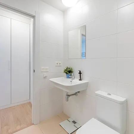 Bright & Modern 2bdr *pool *parking 公寓 马尔韦利亚