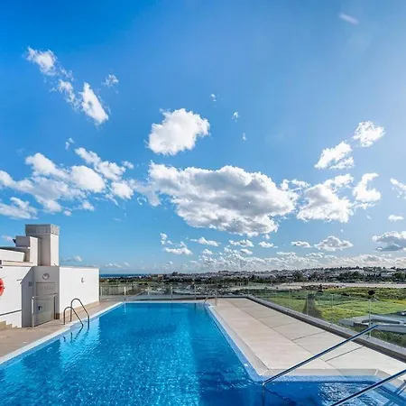 Bright & Modern 2bdr *pool *parking 公寓 马尔韦利亚