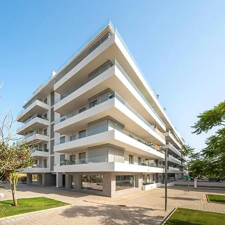 Bright & Modern 2bdr *pool *parking 公寓
